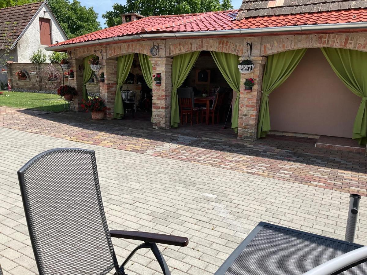 Jarmila Vendeghaz Hotel Balatonbereny Ngoại thất bức ảnh
