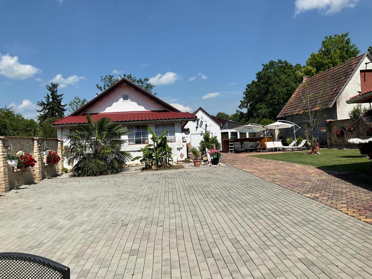 Jarmila Vendeghaz Hotel Balatonbereny Ngoại thất bức ảnh