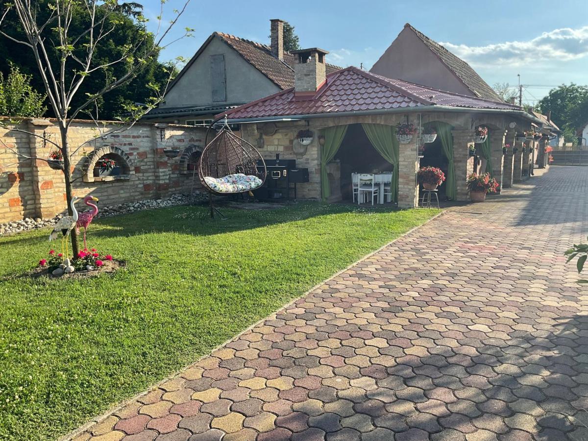 Jarmila Vendeghaz Hotel Balatonbereny Ngoại thất bức ảnh