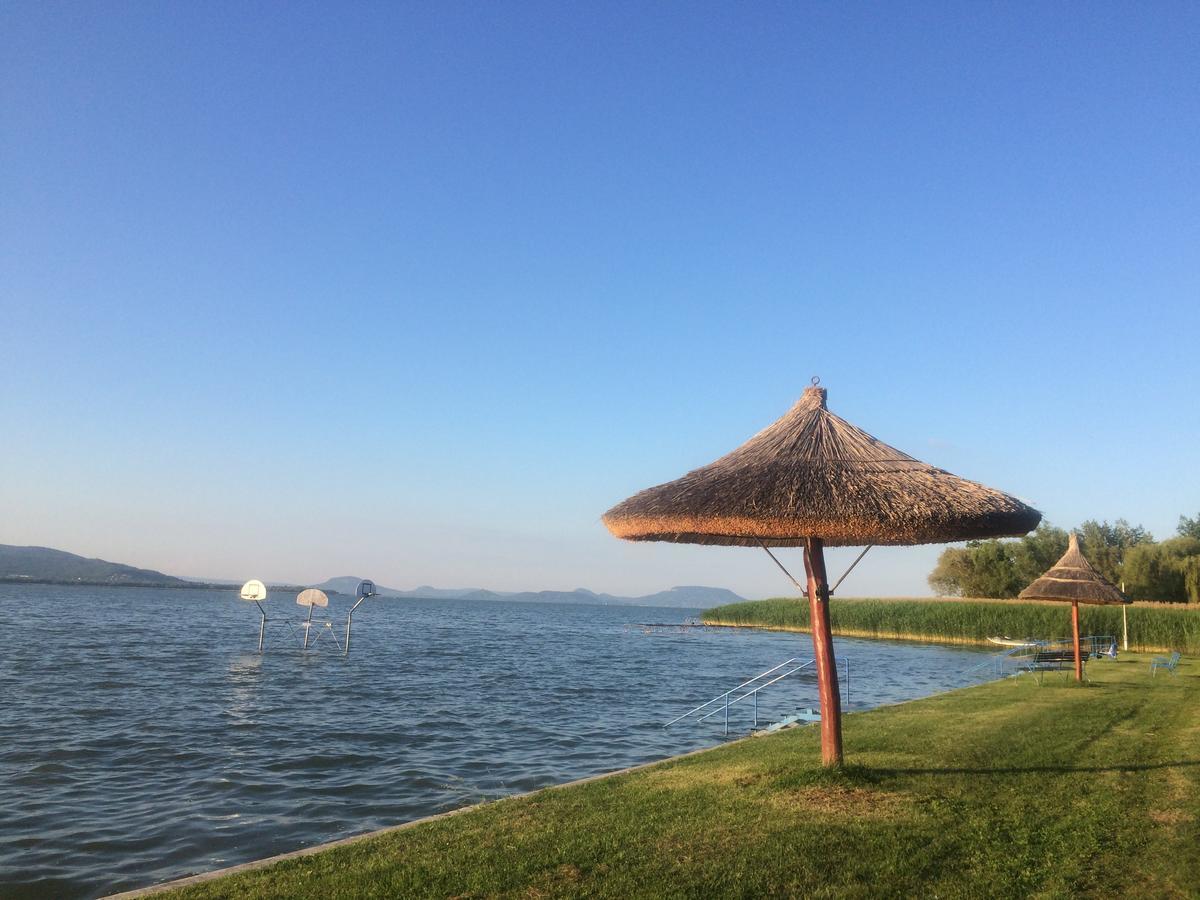 Jarmila Vendeghaz Hotel Balatonbereny Ngoại thất bức ảnh
